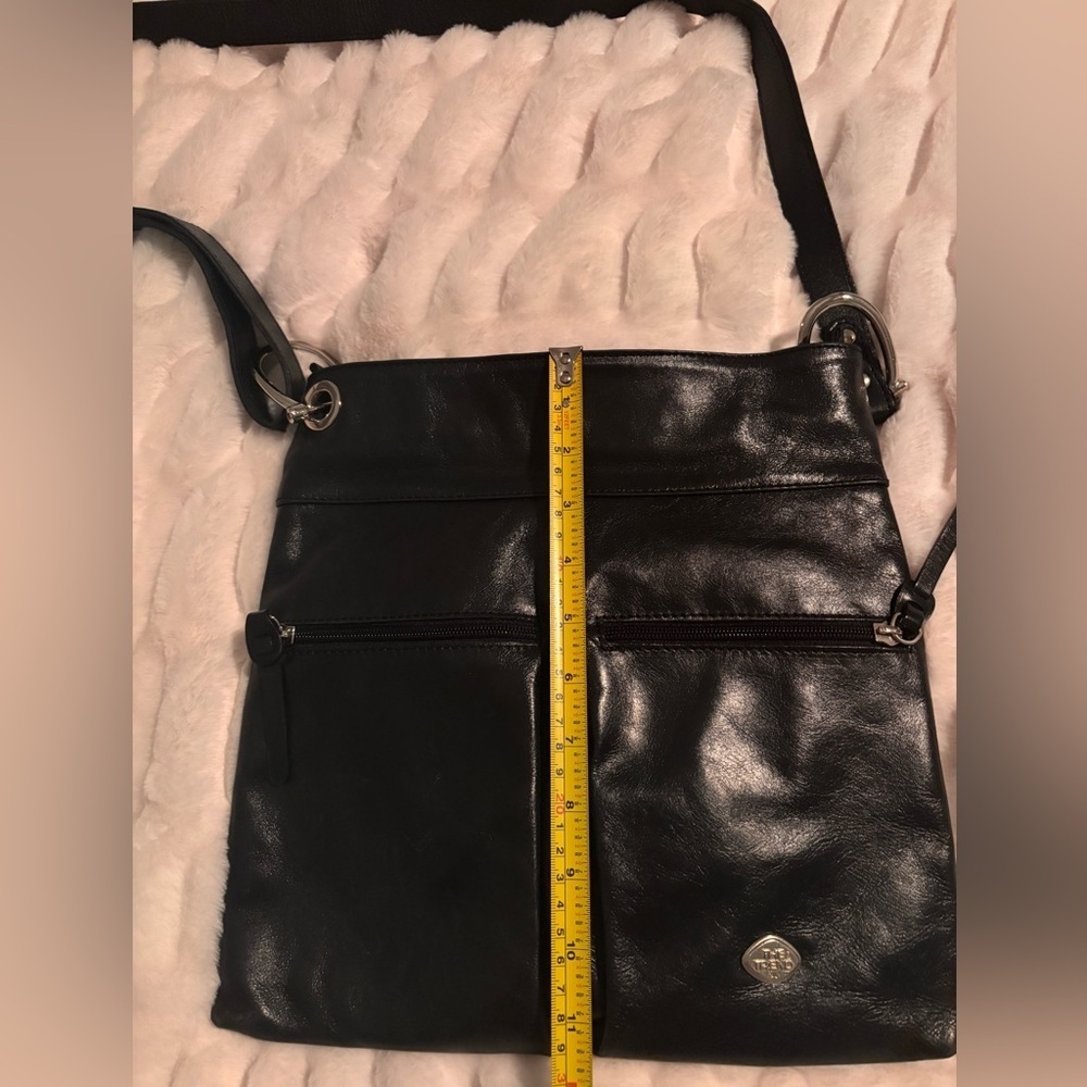 The Trend Black Leather Crossbody Bag with Silver Hardware - Picture 8 of 10
